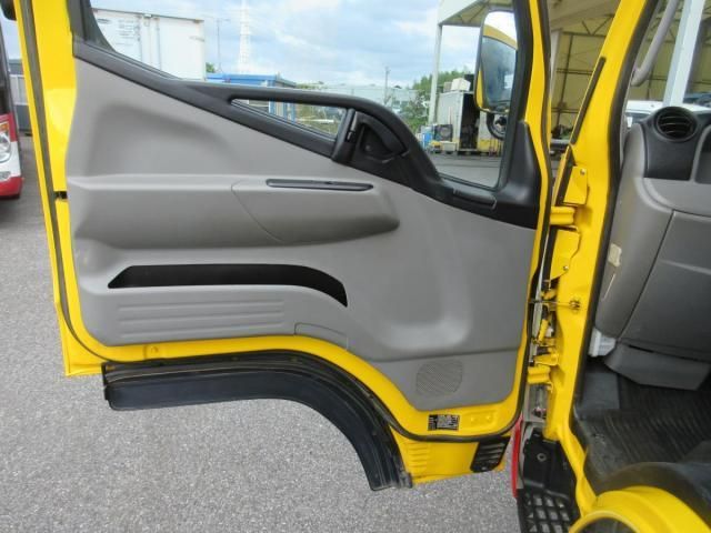 MITSUBISHI CANTER 2018