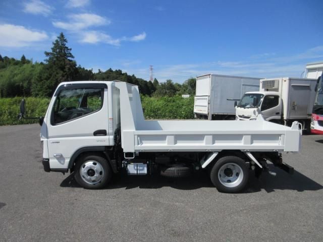 MITSUBISHI CANTER 2025