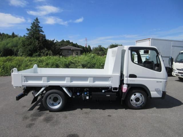 MITSUBISHI CANTER 2025