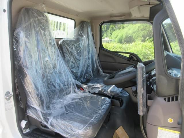 MITSUBISHI CANTER 2025