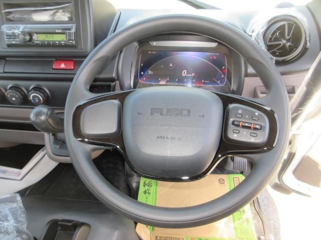 MITSUBISHI CANTER 2025