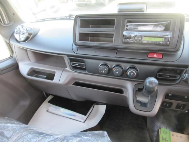 MITSUBISHI CANTER 2025