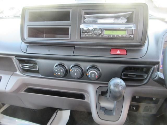 MITSUBISHI CANTER 2025