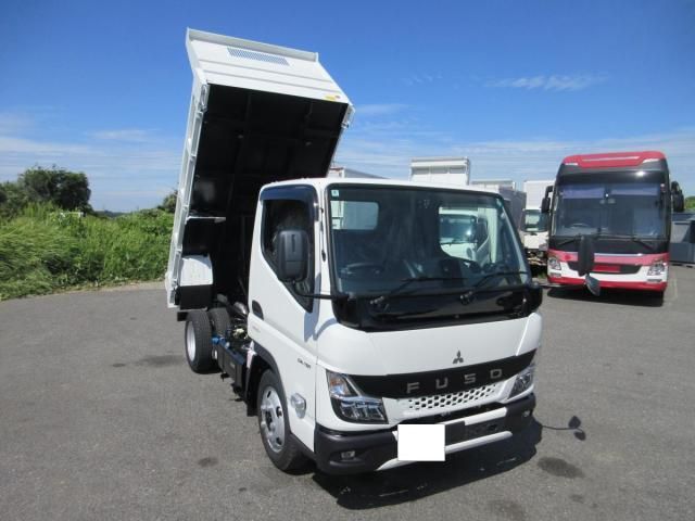 MITSUBISHI CANTER 2025