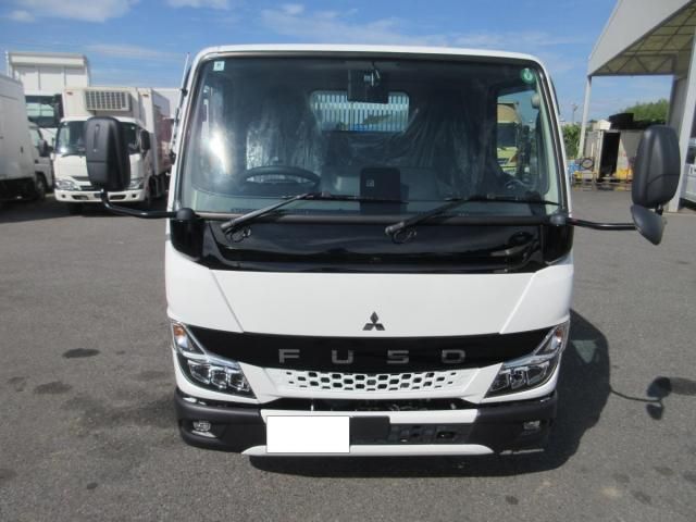 MITSUBISHI CANTER 2025