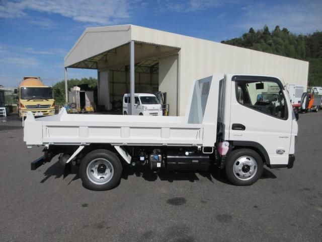 MITSUBISHI CANTER 2025