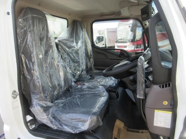 MITSUBISHI CANTER 2025