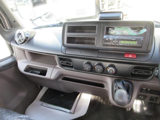 MITSUBISHI CANTER 2025