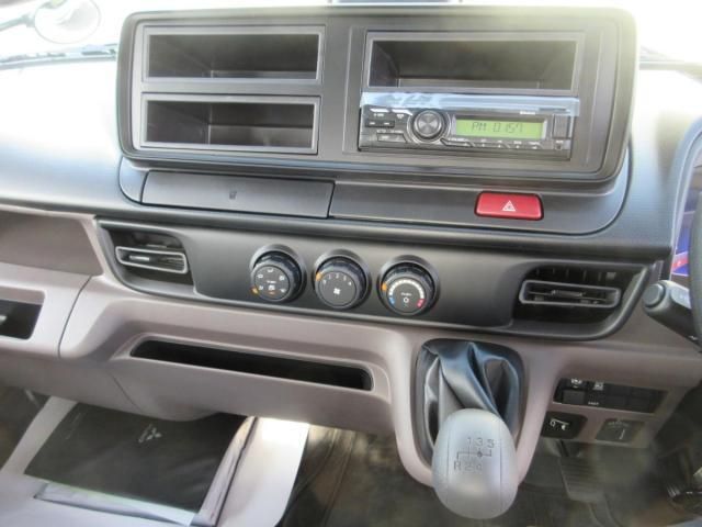 MITSUBISHI CANTER 2025