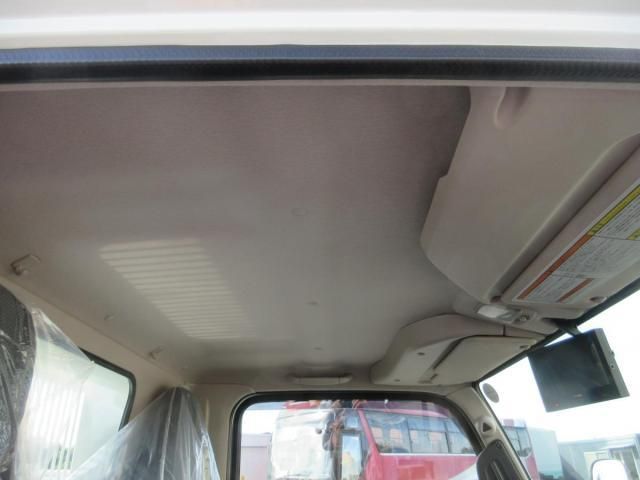 MITSUBISHI CANTER 2025