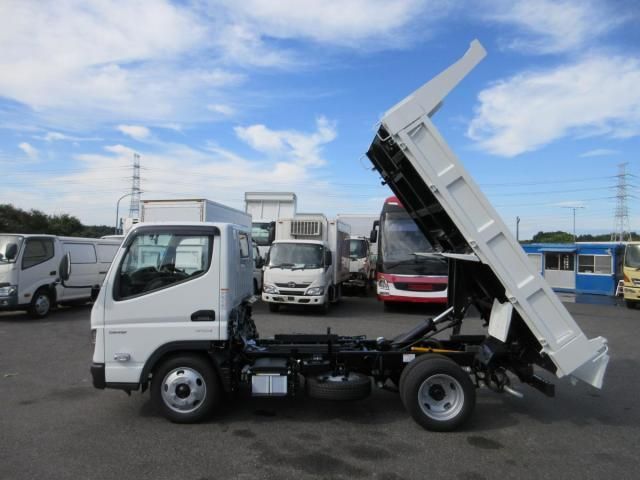 MITSUBISHI CANTER 2025