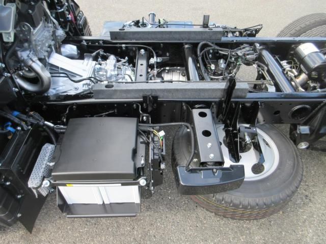 MITSUBISHI CANTER 2025