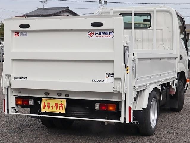 TOYOTA DYNA 2019