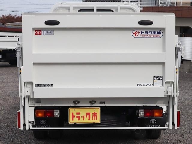 TOYOTA DYNA 2019