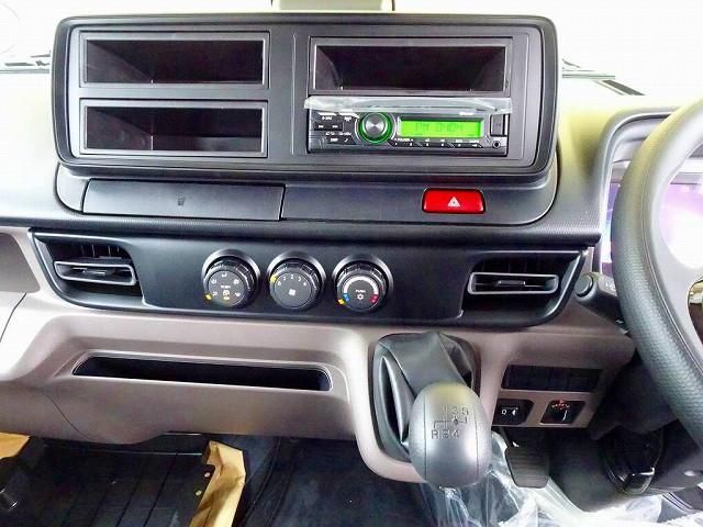 MITSUBISHI CANTER 2025