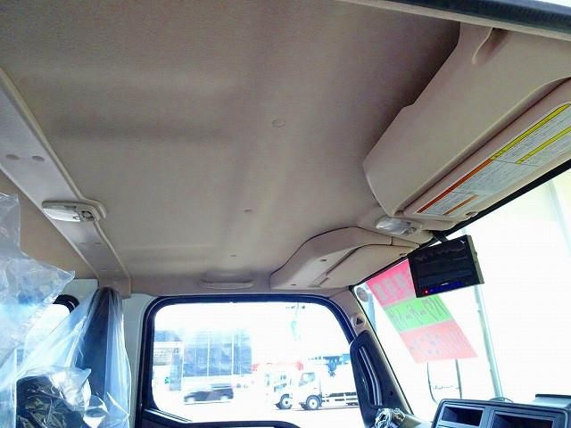 MITSUBISHI CANTER 2025