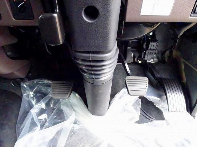 MITSUBISHI CANTER 2025