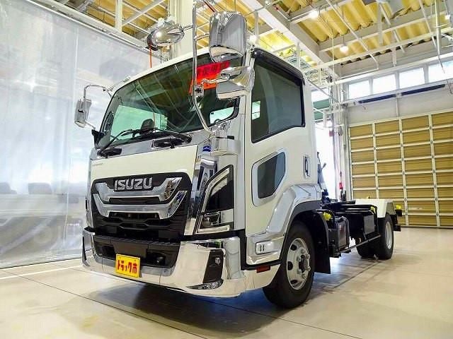 ISUZU FORWARD 2025