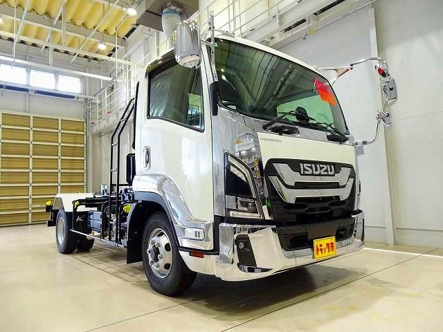 ISUZU FORWARD 2025