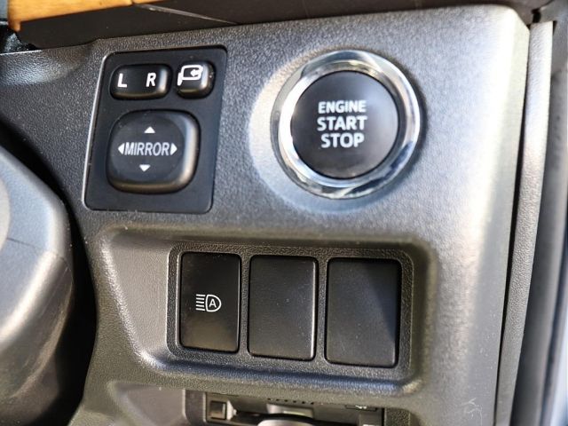 TOYOTA HIACE van 2WD 2018