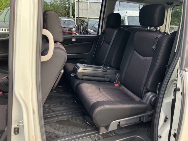 NISSAN SERENA  S-HYBRID 2012