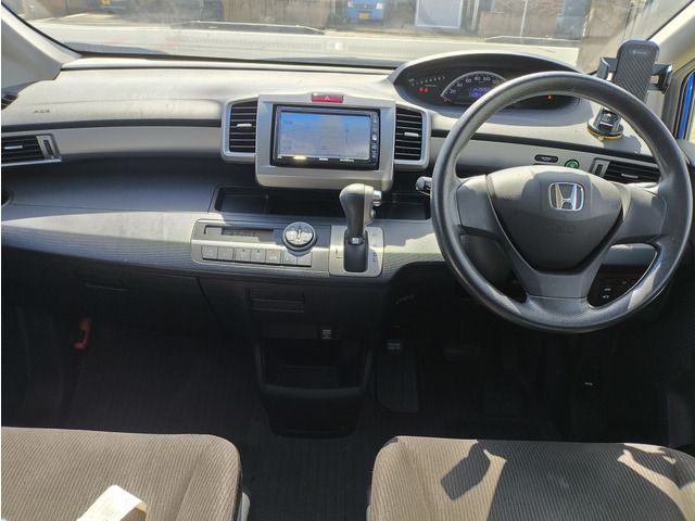 HONDA FREED 2012