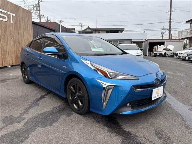 TOYOTA PRIUS 2019