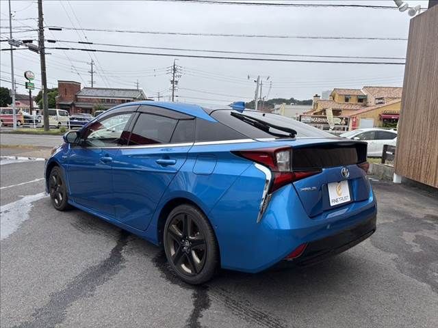 TOYOTA PRIUS 2019