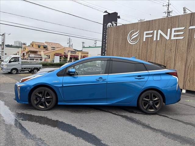 TOYOTA PRIUS 2019