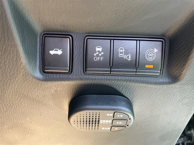 NISSAN FUGA HYBRID 2022