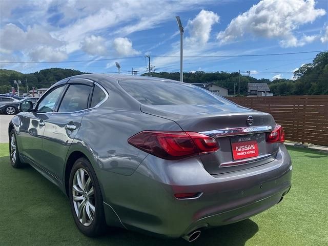 NISSAN FUGA HYBRID 2022