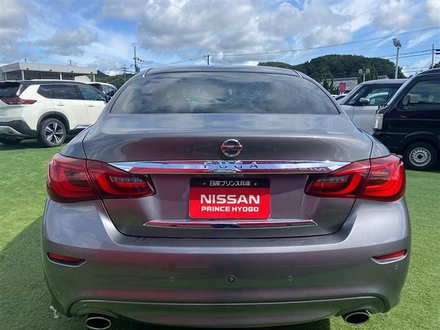 NISSAN FUGA HYBRID 2022