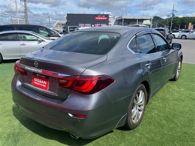 NISSAN FUGA HYBRID 2022