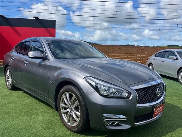 NISSAN FUGA HYBRID 2022