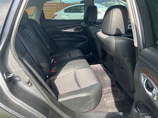 NISSAN FUGA HYBRID 2022