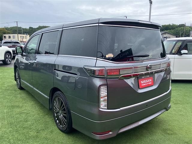 NISSAN ELGRAND 2022