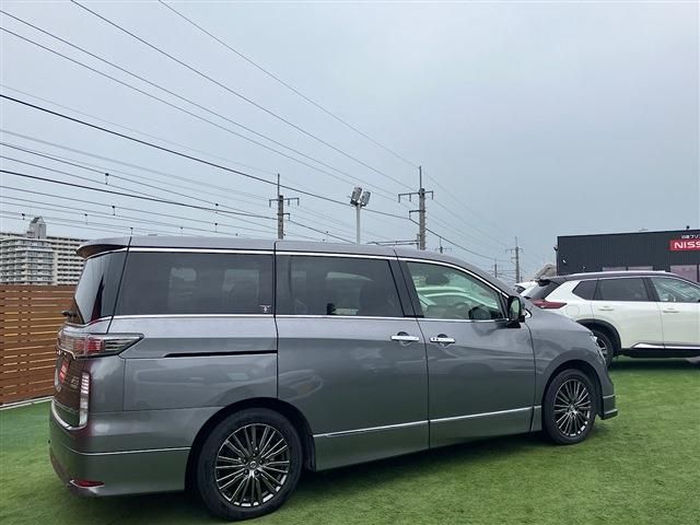 NISSAN ELGRAND 2022