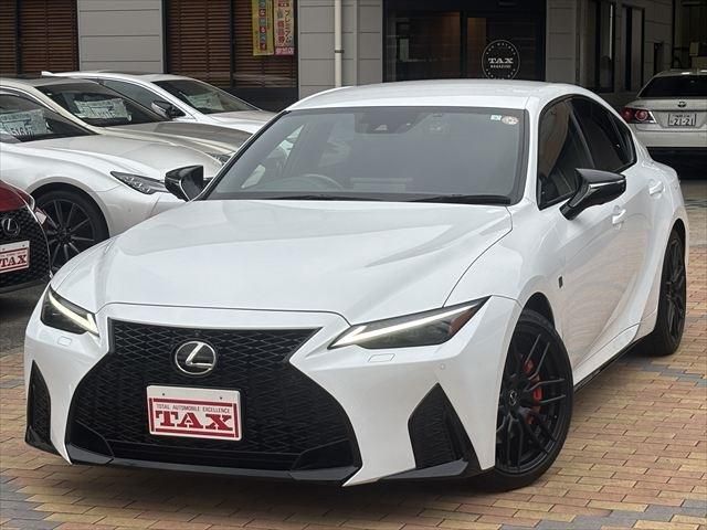TOYOTA LEXUS IS300h 2023