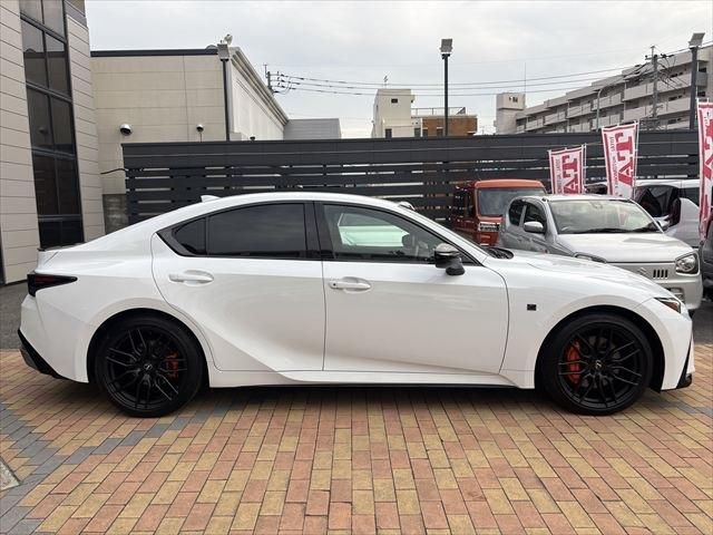 TOYOTA LEXUS IS300h 2023