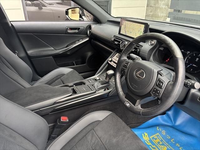 TOYOTA LEXUS IS300h 2023