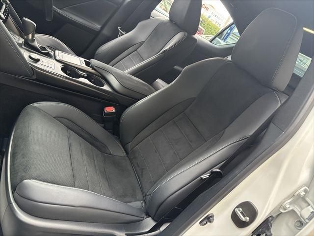 TOYOTA LEXUS IS300h 2023