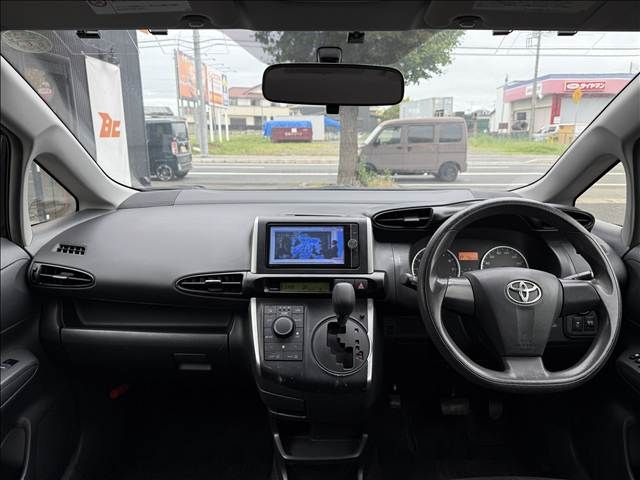 TOYOTA WISH 2013