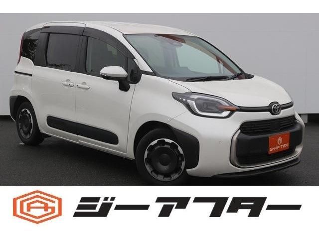 TOYOTA SIENTA HYBRID 2022