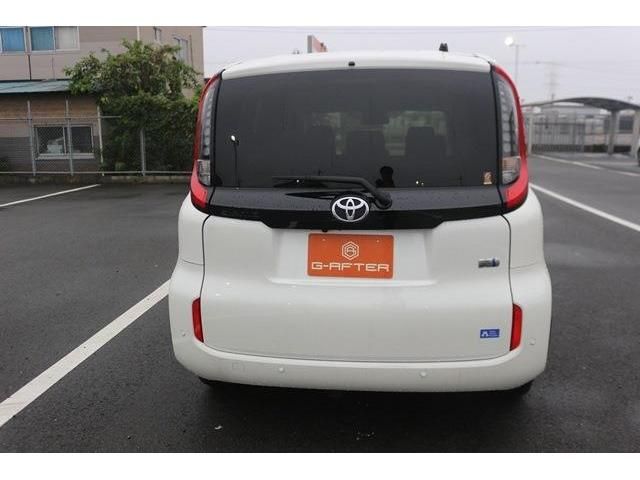 TOYOTA SIENTA HYBRID 2022