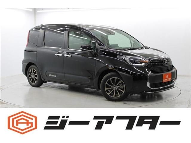 TOYOTA SIENTA HYBRID 2022