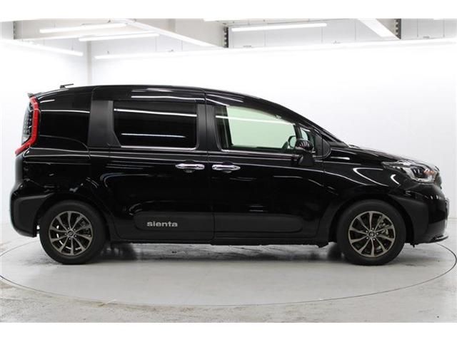 TOYOTA SIENTA HYBRID 2022