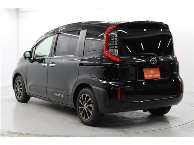 TOYOTA SIENTA HYBRID 2022