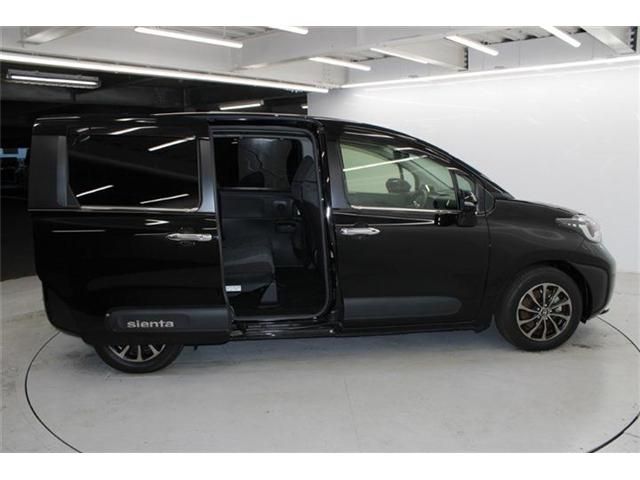 TOYOTA SIENTA HYBRID 2022