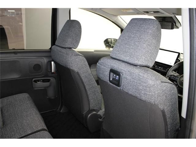 TOYOTA SIENTA HYBRID 2022