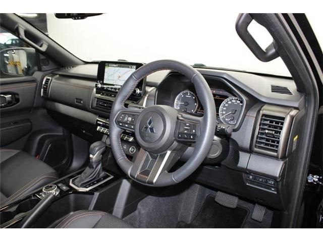 MITSUBISHI TRITON 2025